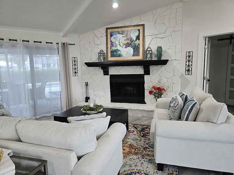 16723 Bobcat Dr — Photo 2