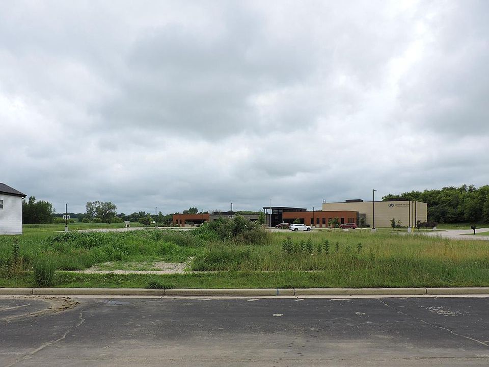 2nd image of Lt40 MONTCLAIR PLACE