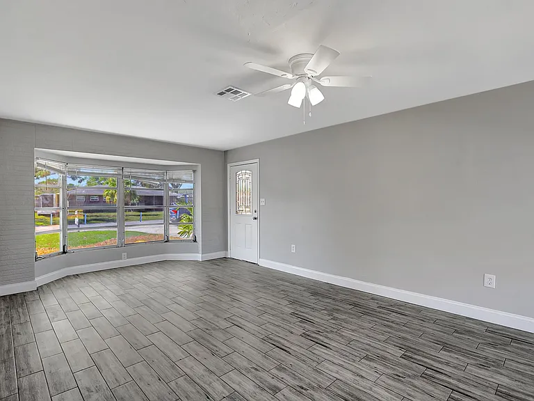 3853 Nottingham Dr — Photo 10