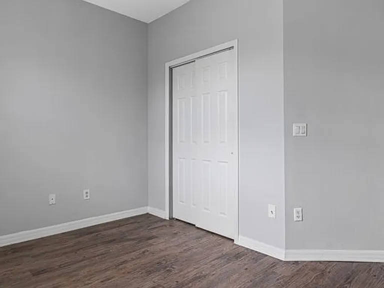 Tampa Commons — Photo 26