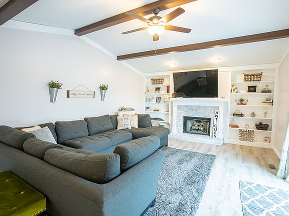 2nd image of 5462 Chatham Ln