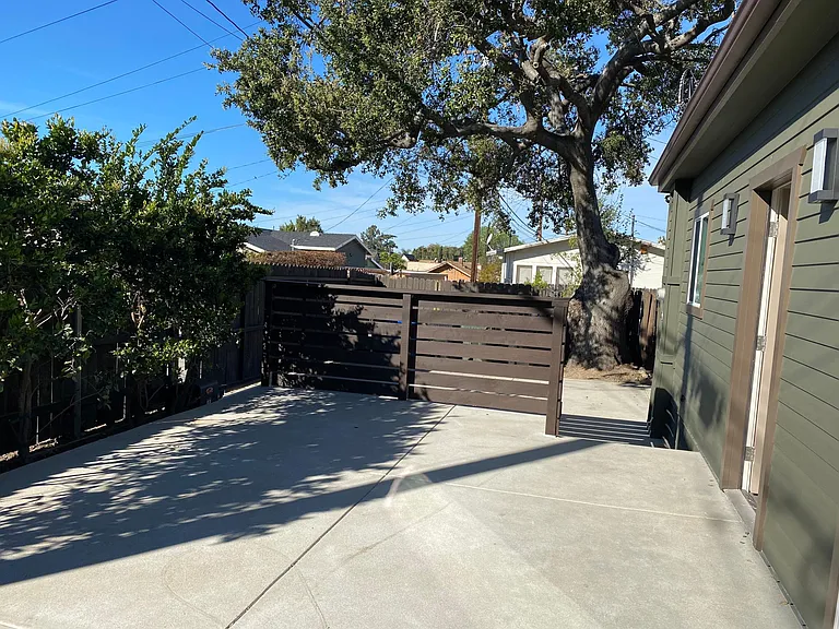 324 E Colorado Blvd #1 — Photo 16
