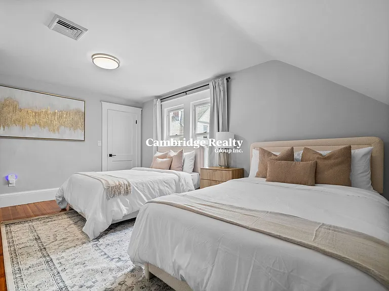 7 Dickson St #2T — Photo 8