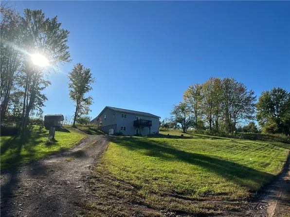 10721 Slayton Rd, Weedsport, NY 13166