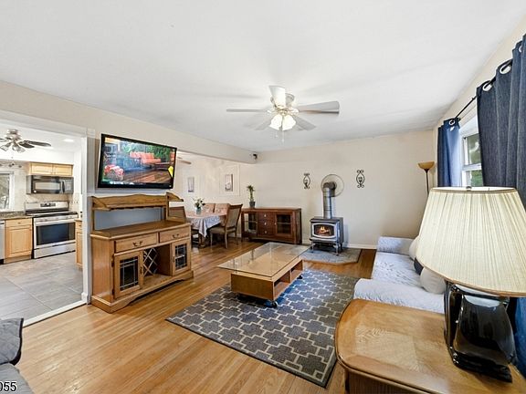 3rd image of 22 Cottage St