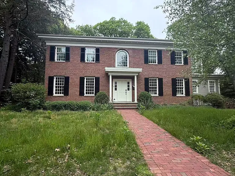 15 Cedar Rd — Photo 1