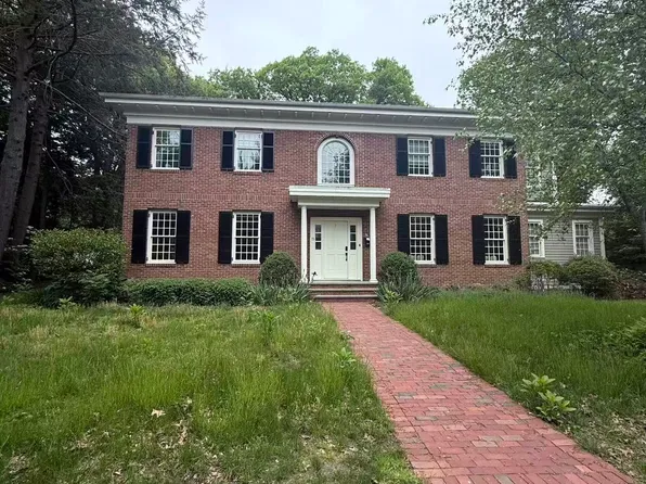 15 Cedar Rd, Brookline, MA 02467