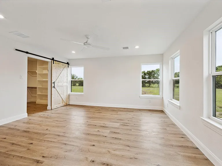 1935 Willow Rd — Photo 17