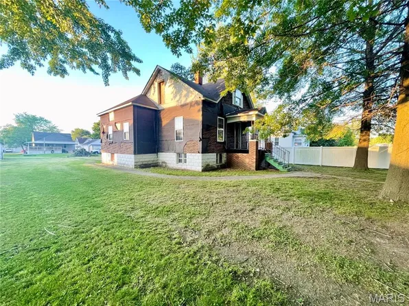 505 W 2nd South St, Mount Olive, IL 62069