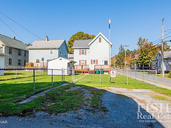 4th image of 2601 Grand St