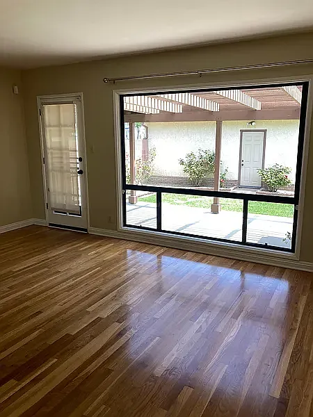 3 bed, 1213 sqft, $3,800 — Photo 3