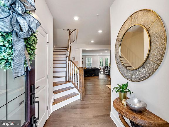 3rd image of 2247 Poe Ln