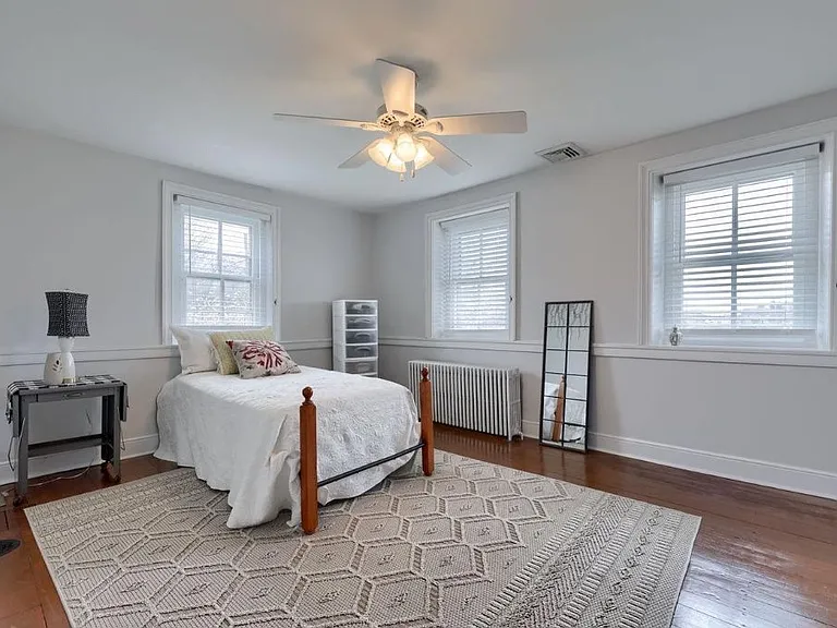 2047 Jarvis Rd — Photo 30