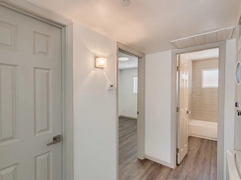 $0 First Month Rent! Remodeled 2 Bed Casita w/ Private Patio, W/D & Pool — Photo 17