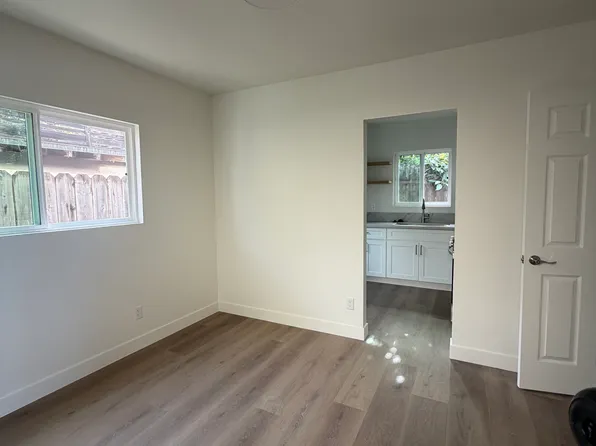 2122 J St #1/2, San Diego, CA 92102