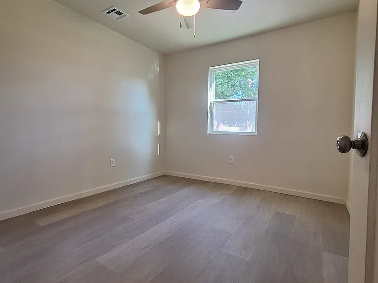4003 W 42nd Pl — Photo 13