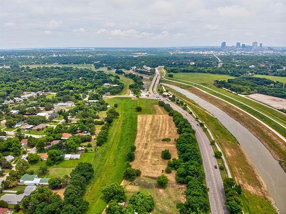 4th image of 4570 White Settlement Rd