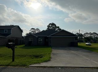 6114 Stoney Brook Dr, Angleton, TX 77515