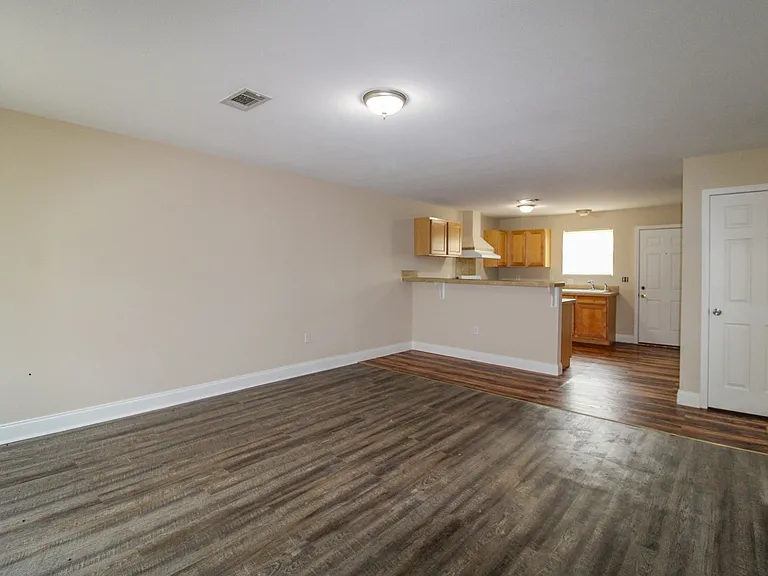 123 Meadows Ln — Photo 2
