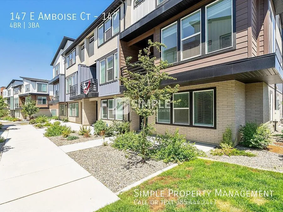 Gorgeous 4-BD Townhome at Princeton Terrace in Sandy! — Photo 4