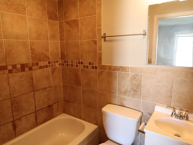 1415 W Jefferson St #B — Photo 6