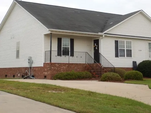 2120 Oak Bend Dr, Greenville, NC 27834