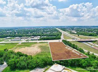 8707 N Green Hills Rd, Kansas City, MO 64154
