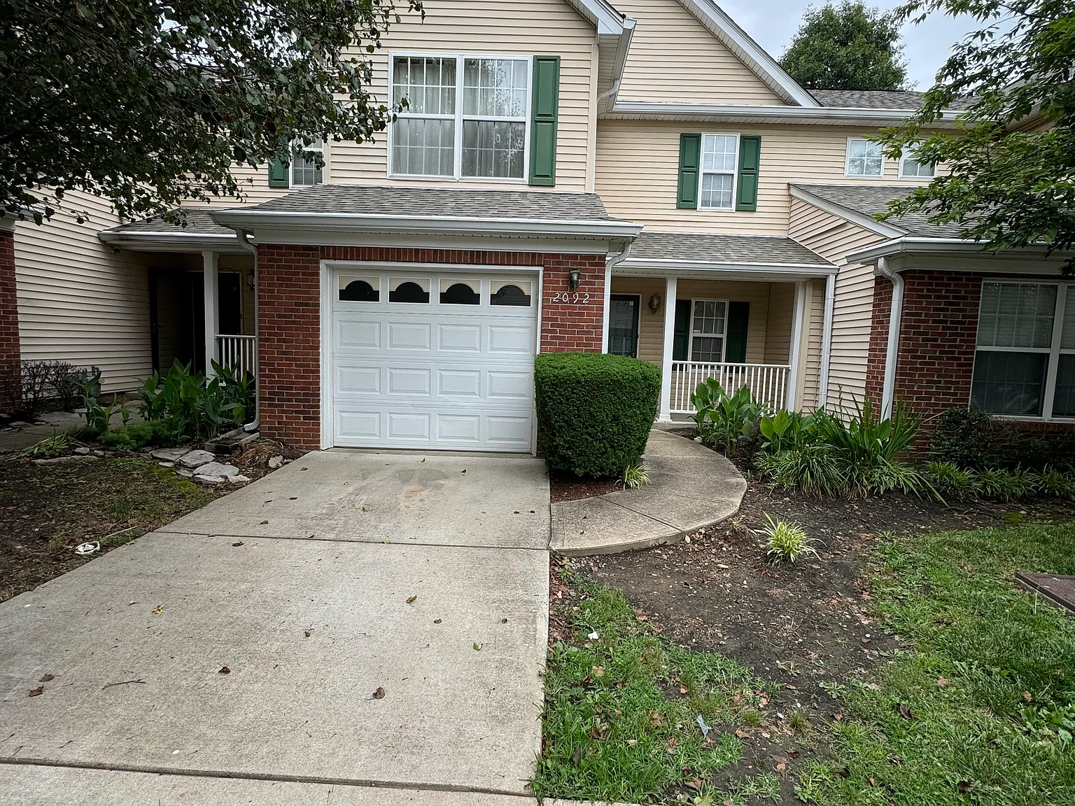 2 bed, 1.5 bath, 1350 sqft, $1,750 — Photo 3