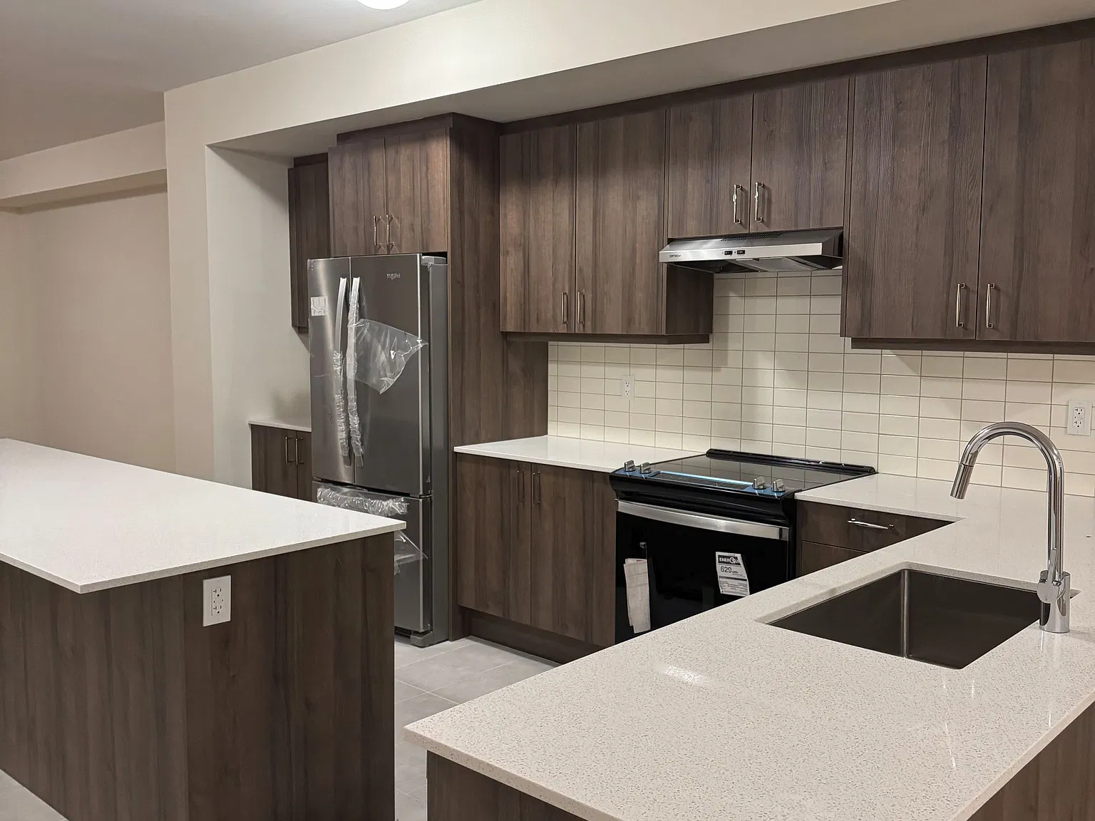 4 bed, $3,700 — Photo 1