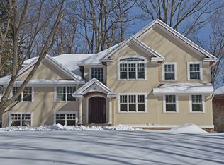 35 Cobb Rd, Mountain Lakes, NJ 07046
