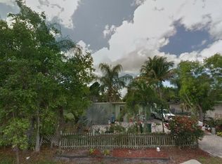 3216 Connecticut Ave, Naples, FL 34112
