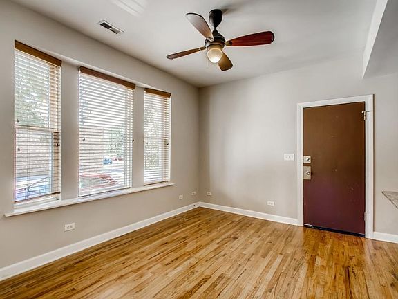 4th image of 2403 N Hamlin Ave Unit 1S