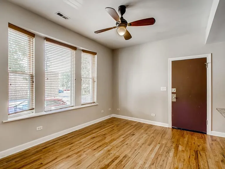 2403 N Hamlin Ave #1S — Photo 4