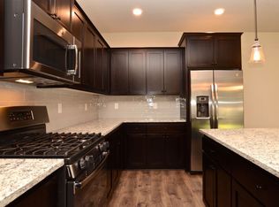 10215 NW 307th Ave, North Plains, OR 97133