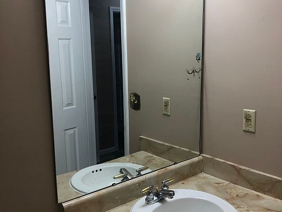 4th image of 1832 Village Lake Dr