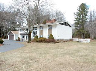 4 Highpoint Dr, North Smithfield, RI 02896