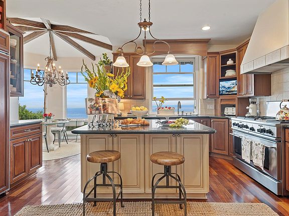 5th image of 1610 La Vista Del Oceano Dr