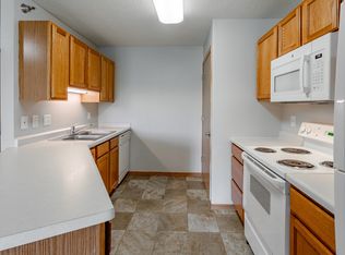 911 41st St NW #101, Rochester, MN 55901