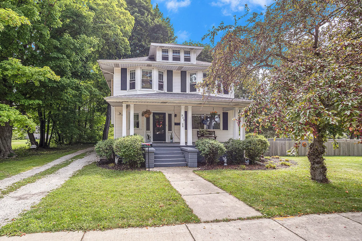 909 S Kalamazoo Ave photo 1
