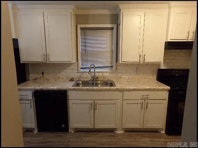 901 S Harrison St — Photo 5