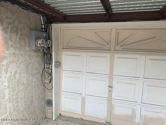 4th image of 231 Dubois Ave