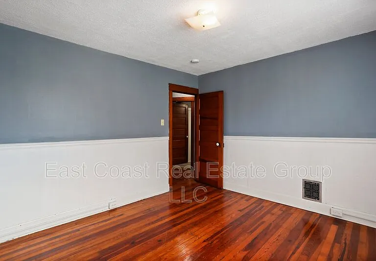 39 W Wilson Blvd — Photo 23