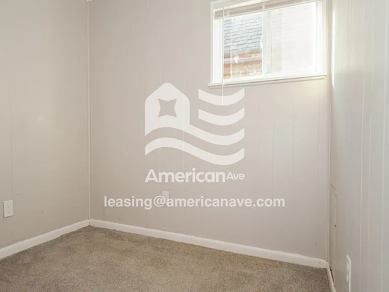 516892_009_wm_-_bedroom_13323242.jpg