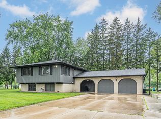 4N580 Chatham Ct, West Chicago, IL 60185