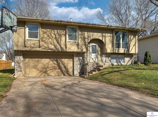 2233 N 142nd Cir, Omaha, NE 68164