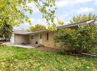 950 Hopewell Ln, Apple Valley, MN 55124