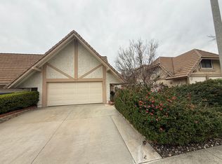 27069 Rio Prado Dr, Santa Clarita, CA 91354