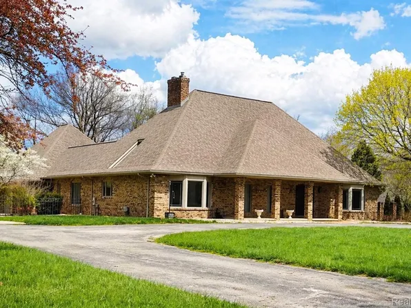 9505 E Atherton Rd, Davison, MI 48423