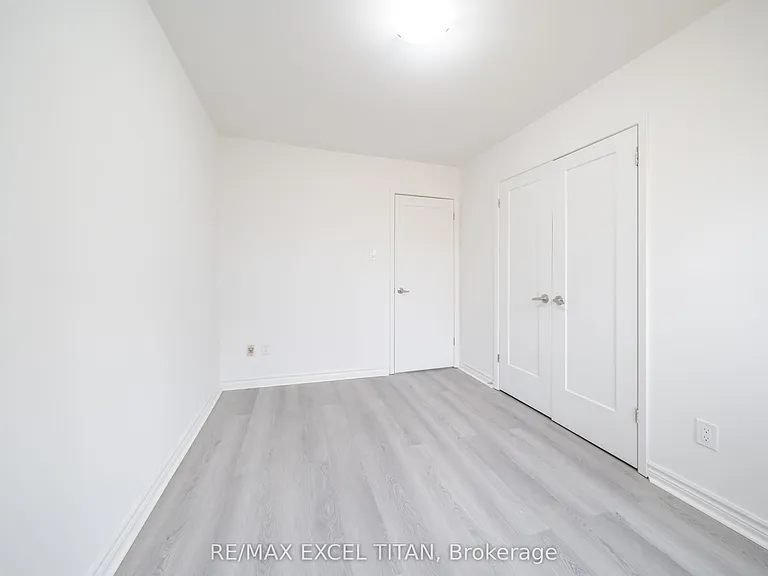 1285 White Oaks Blvd — Photo 5