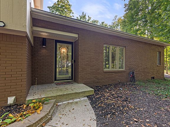 4th image of 6548 Lake Forest Dr